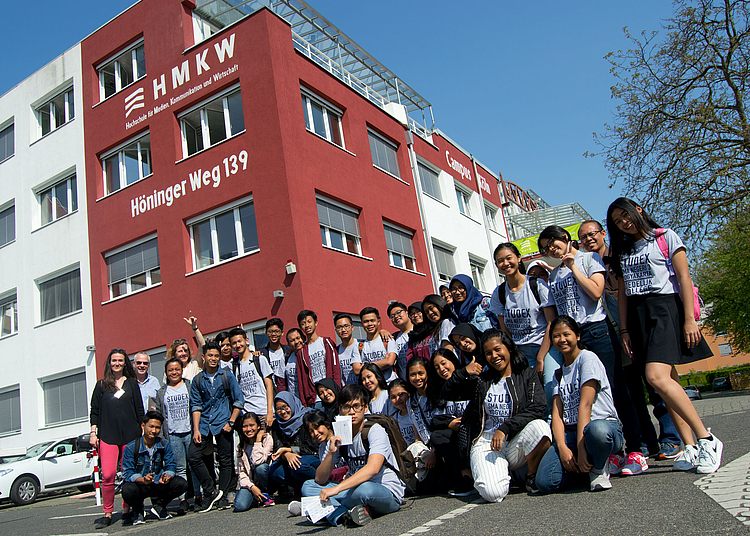 Indonesian high school students visiting HMKW Cologne
