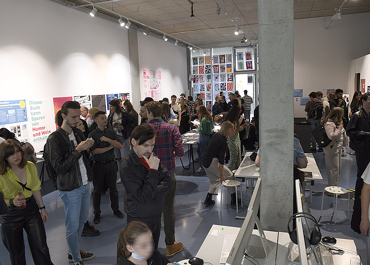 The full CLB Berlin during the opening of the semester show of HMKW Berlin's design department in July 2022. Photo by Nora Bibel.