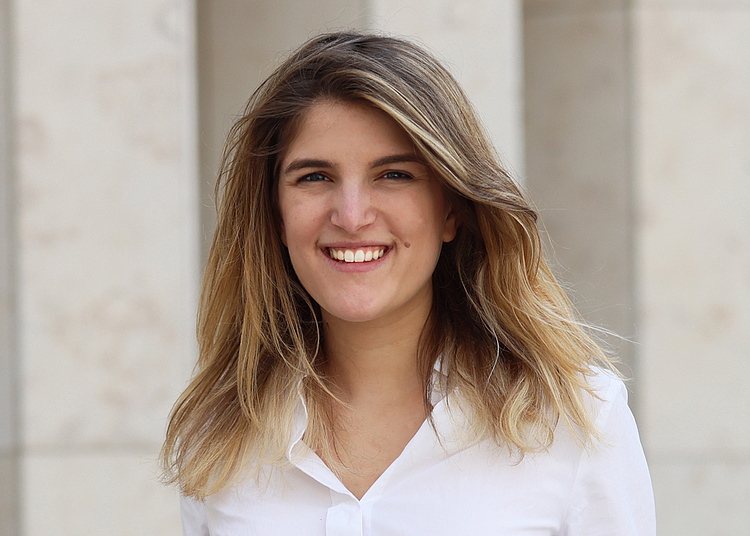 [Translate to englisch:] Hannah Löhr hat an der HMKW den Bachelor-Studiengang Medien- und Wirtschaftspsychologie absolviert. Foto: privat