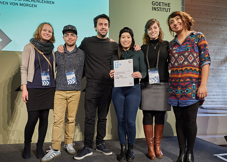 Emel (right) with her team, photo: Goethe-Institut