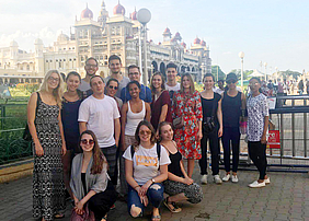 HMKW students went on a four-week-trip to India.